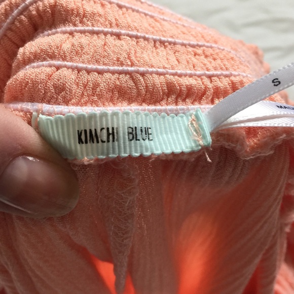 UO KIMCHI BLUE | off-the-shoulder peach crop top - Picture 4 of 5